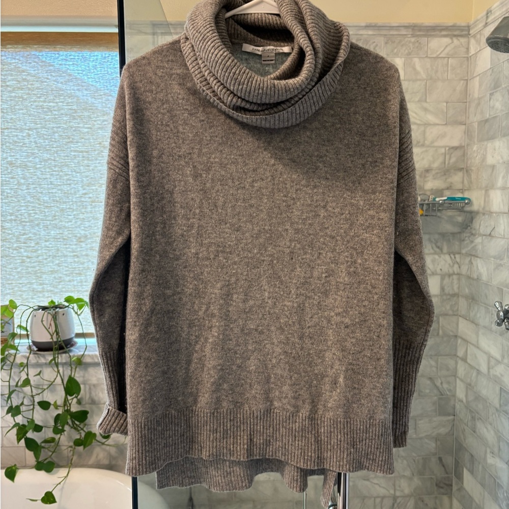 Good condition 100% cashmere sweater